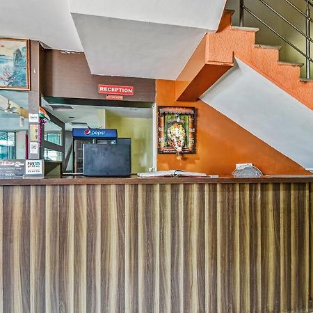 Oyo Hotel Samarth Lodge Solāpur Exterior foto