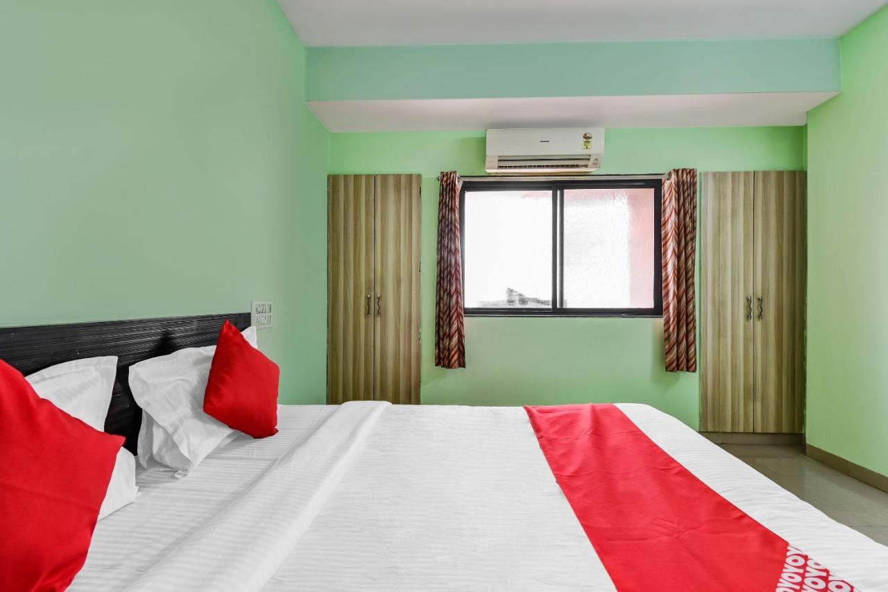 Oyo Hotel Samarth Lodge Solāpur Exterior foto