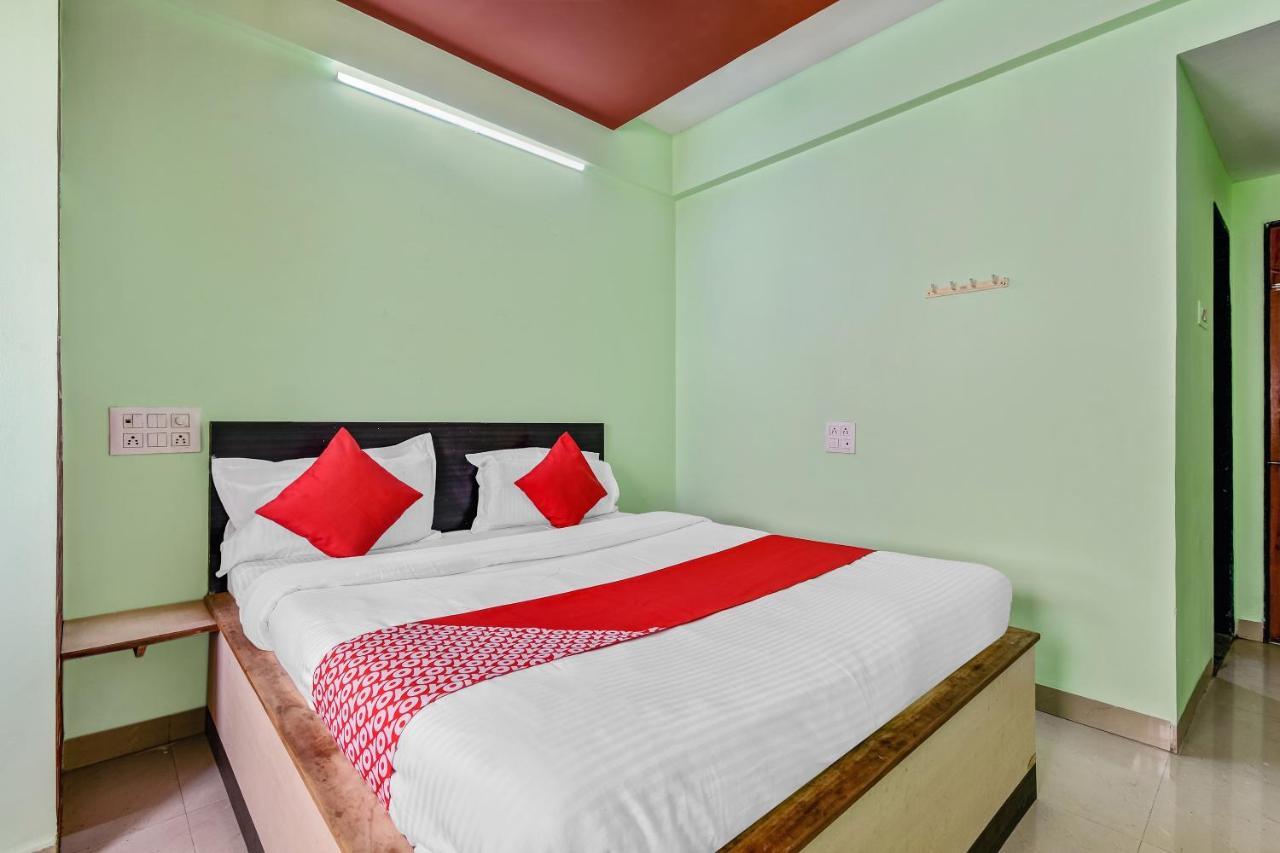 Oyo Hotel Samarth Lodge Solāpur Exterior foto