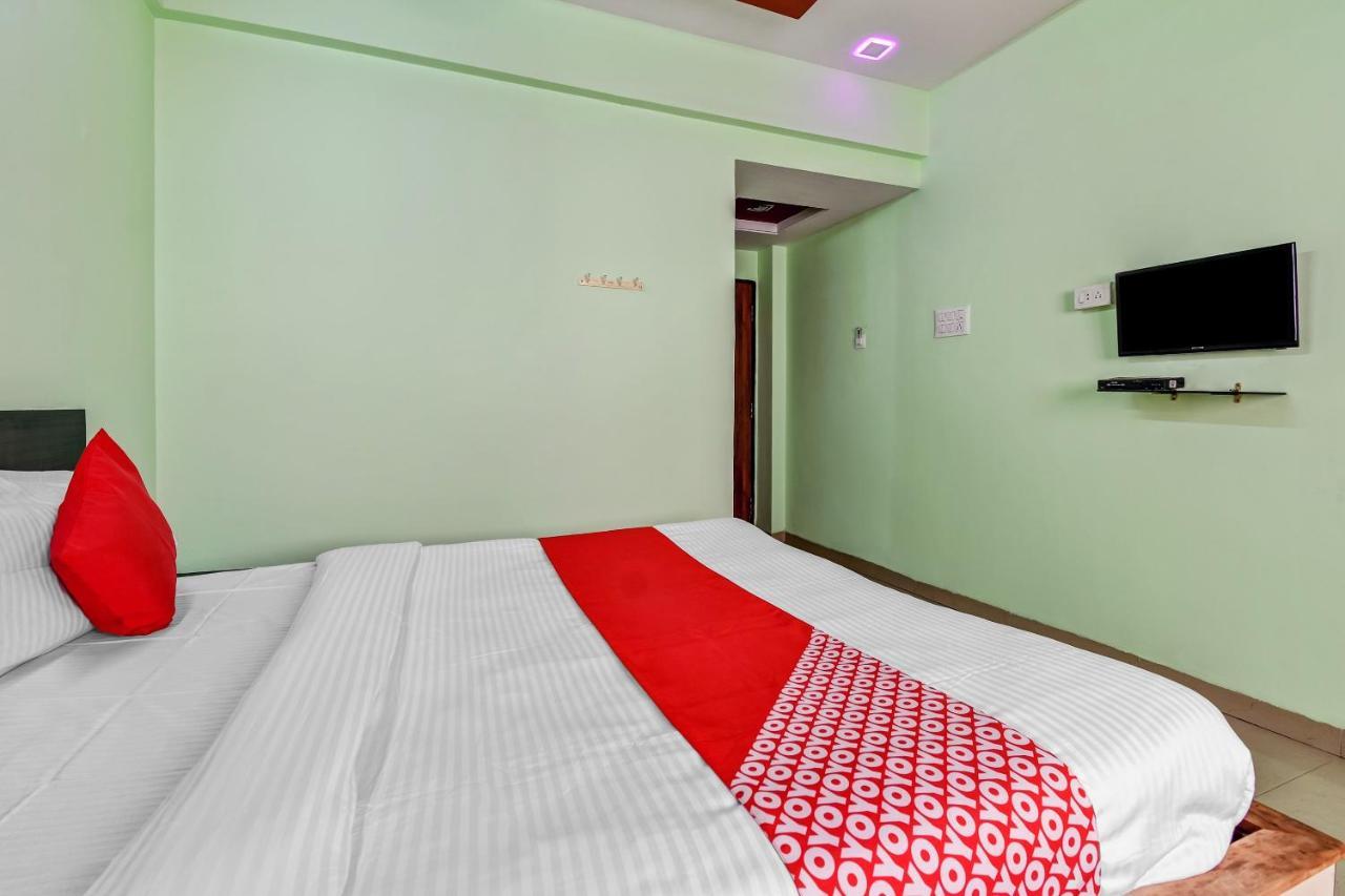 Oyo Hotel Samarth Lodge Solāpur Exterior foto