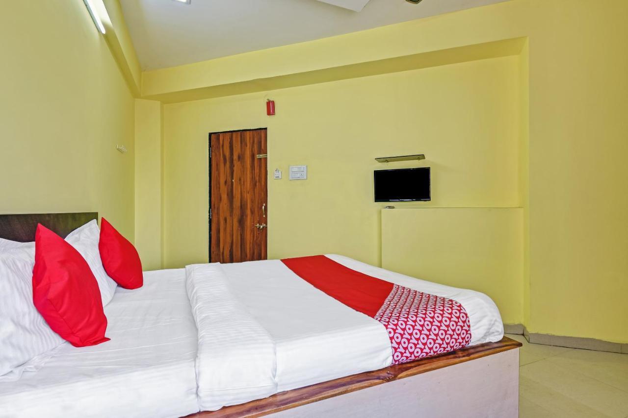 Oyo Hotel Samarth Lodge Solāpur Exterior foto
