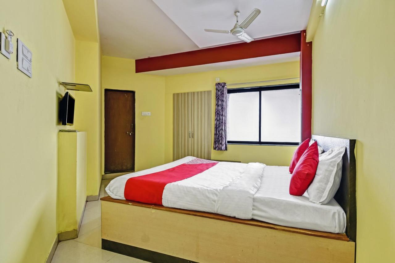 Oyo Hotel Samarth Lodge Solāpur Exterior foto
