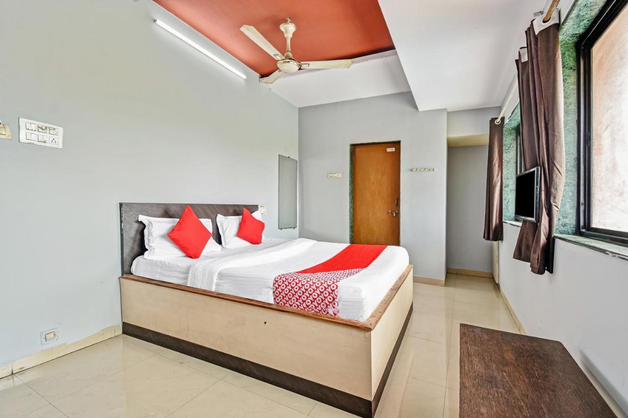Oyo Hotel Samarth Lodge Solāpur Exterior foto