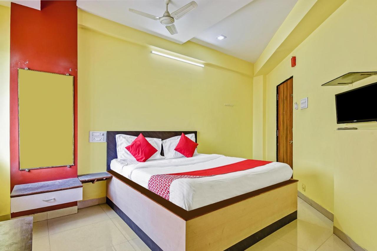 Oyo Hotel Samarth Lodge Solāpur Exterior foto